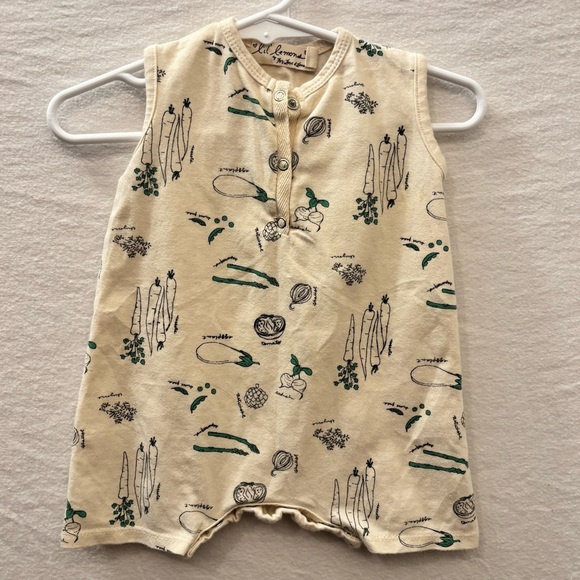 For Love and Lemons Lil Baby Newborn 0-3 Mo Cotton Cream Green Romper Vegetable - Picture 1 of 7